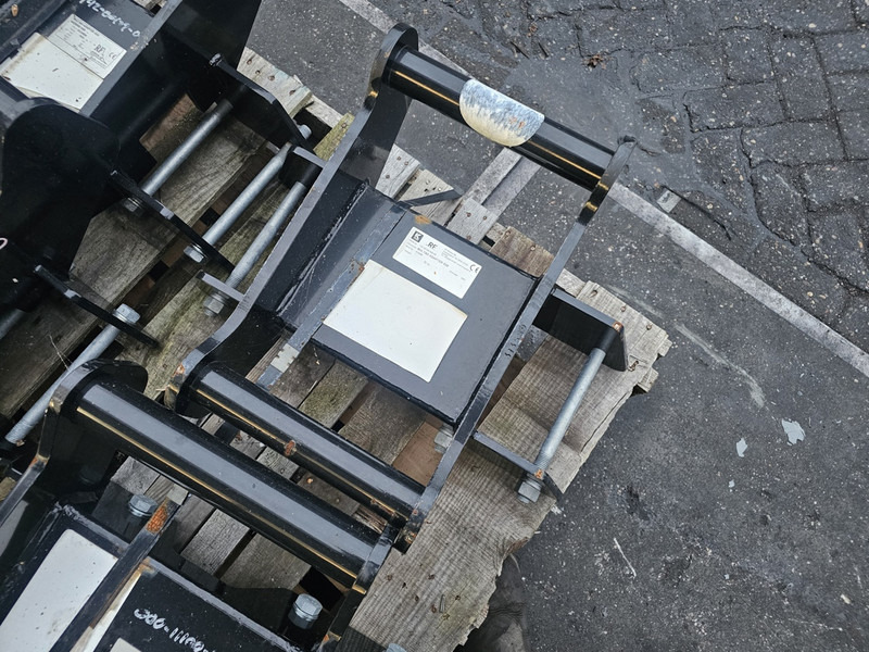 Adaptor plate s50 engcon s50 volvo s50 anbauplatte - מצמד מהיר עבור מכונת בנייה: תמונה 1 Adaptor plate s50 engcon s50 volvo s50 anbauplatte - מצמד מהיר עבור מכונת בנייה: תמונה 1