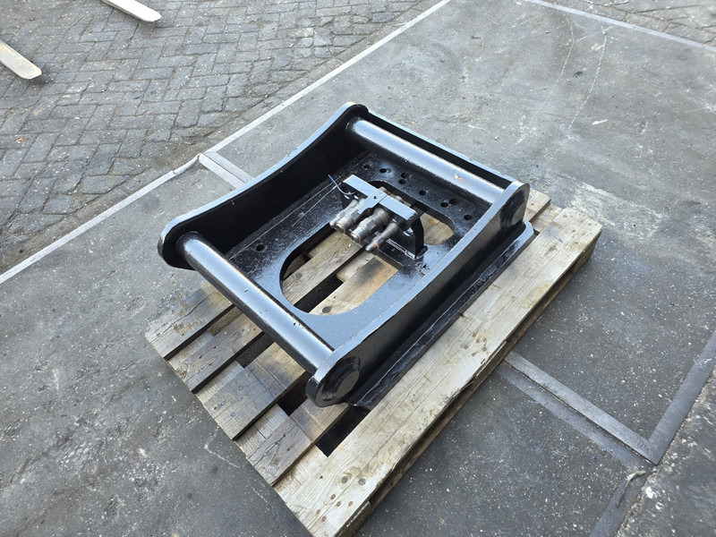 Fuchs fqc sennebogen adaptor plate FQC liebherr sennebogen fqc plate shear - מצמד מהיר עבור מכונת בנייה: תמונה 5 Fuchs fqc sennebogen adaptor plate FQC liebherr sennebogen fqc plate shear - מצמד מהיר עבור מכונת בנייה: תמונה 5