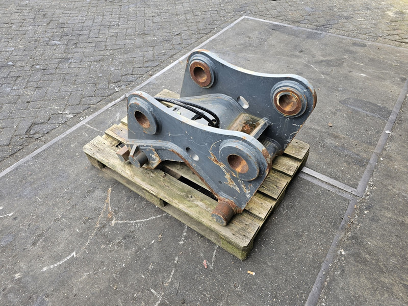 Hydraulische snelwissel cw45s cw45s coupler verachtert eurosteel - מצמד מהיר עבור מכונת בנייה: תמונה 4 Hydraulische snelwissel cw45s cw45s coupler verachtert eurosteel - מצמד מהיר עבור מכונת בנייה: תמונה 4