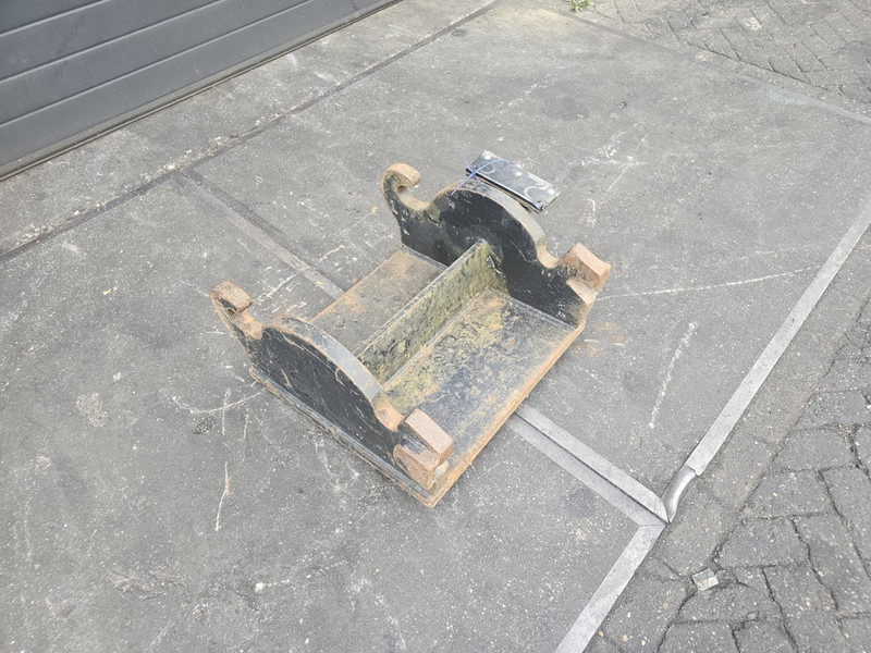 Kopplaat adaptorplate eurosteel cw 30 cw 40 anbau platte cw 30 cw 40 - מצמד מהיר עבור מכונת בנייה: תמונה 2 Kopplaat adaptorplate eurosteel cw 30 cw 40 anbau platte cw 30 cw 40 - מצמד מהיר עבור מכונת בנייה: תמונה 2