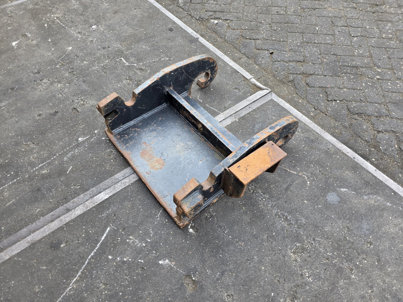 Kopplaat cw30 cw 40 adaptorplate cw30 cw40 - מצמד מהיר עבור מכונת בנייה: תמונה 3 Kopplaat cw30 cw 40 adaptorplate cw30 cw40 - מצמד מהיר עבור מכונת בנייה: תמונה 3