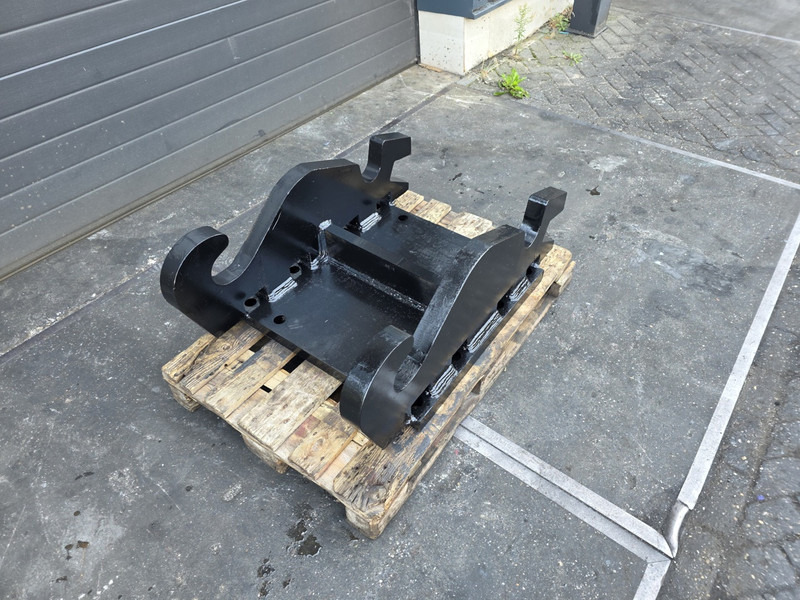 Kopplaat cw55s adaptor plate indeco adaptor plate cw55s - מצמד מהיר עבור מכונת בנייה: תמונה 2 Kopplaat cw55s adaptor plate indeco adaptor plate cw55s - מצמד מהיר עבור מכונת בנייה: תמונה 2