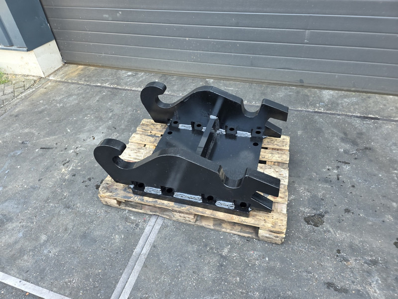 Kopplaat cw55s adaptor plate indeco adaptor plate cw55s - מצמד מהיר עבור מכונת בנייה: תמונה 1 Kopplaat cw55s adaptor plate indeco adaptor plate cw55s - מצמד מהיר עבור מכונת בנייה: תמונה 1