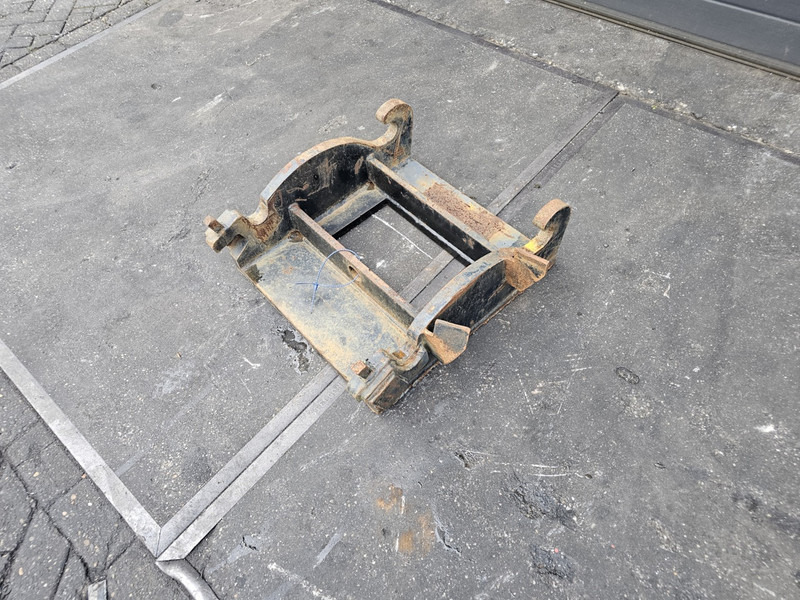 Kopplaat verachtert eurosteel cw 30 cw40 kopplaat adaptorplate - מצמד מהיר עבור מכונת בנייה: תמונה 2 Kopplaat verachtert eurosteel cw 30 cw40 kopplaat adaptorplate - מצמד מהיר עבור מכונת בנייה: תמונה 2