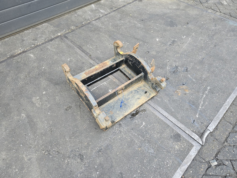 Kopplaat verachtert eurosteel cw 30 cw40 kopplaat adaptorplate - מצמד מהיר עבור מכונת בנייה: תמונה 1 Kopplaat verachtert eurosteel cw 30 cw40 kopplaat adaptorplate - מצמד מהיר עבור מכונת בנייה: תמונה 1