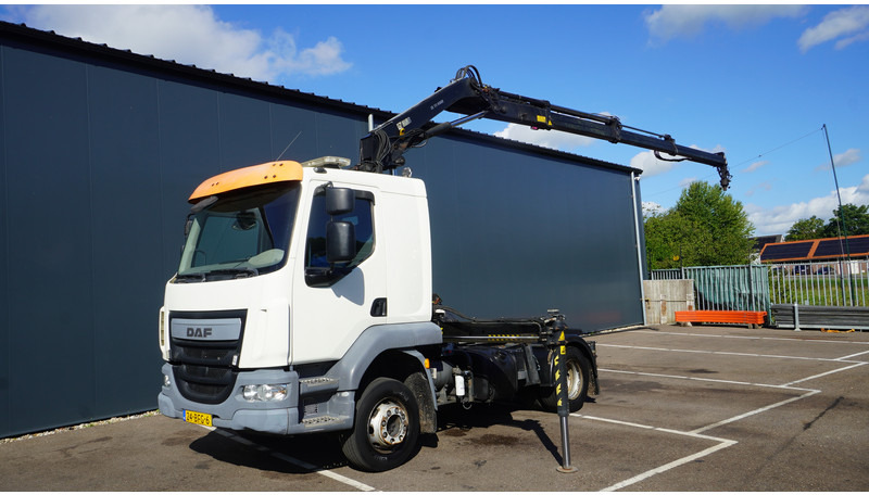 DAF LF 220 WITH HIAB XS111 HI DUO CRANE 238.000KM - יחידת טרקטור: תמונה 2 DAF LF 220 WITH HIAB XS111 HI DUO CRANE 238.000KM - יחידת טרקטור: תמונה 2