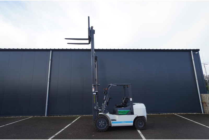 Eurotrac FE 30 ECO ELECTRIC FORKLIFT - מכונת בנייה: תמונה 2 Eurotrac FE 30 ECO ELECTRIC FORKLIFT - מכונת בנייה: תמונה 2