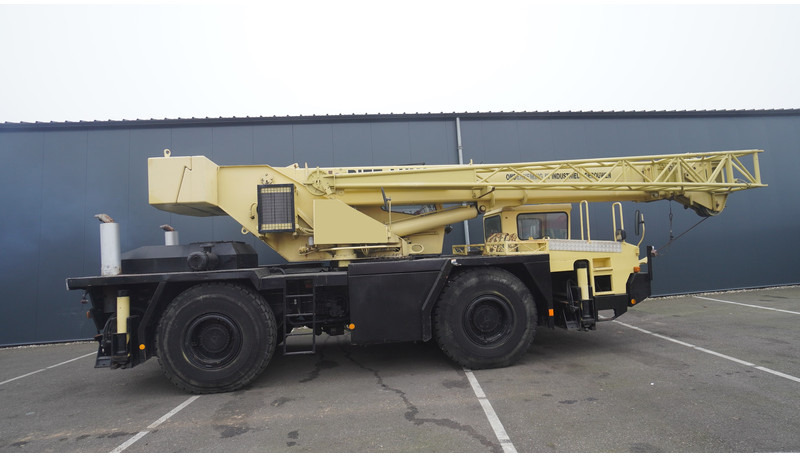 Faun RTF 30 4X4 MOBILE CRANE - משאית מנוף: תמונה 2 Faun RTF 30 4X4 MOBILE CRANE - משאית מנוף: תמונה 2