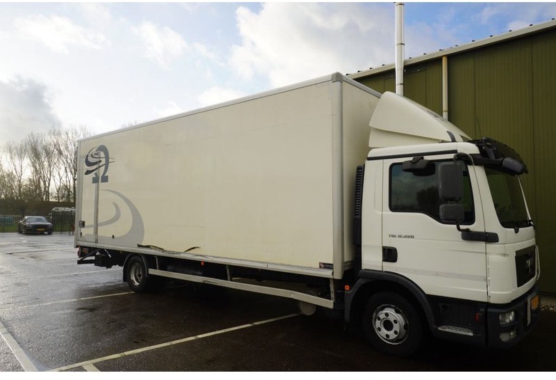 MAN TGL 12.220 CLOSED BOX EURO 5 D HOLLANDIA - משאית תיבה: תמונה 4 MAN TGL 12.220 CLOSED BOX EURO 5 D HOLLANDIA - משאית תיבה: תמונה 4
