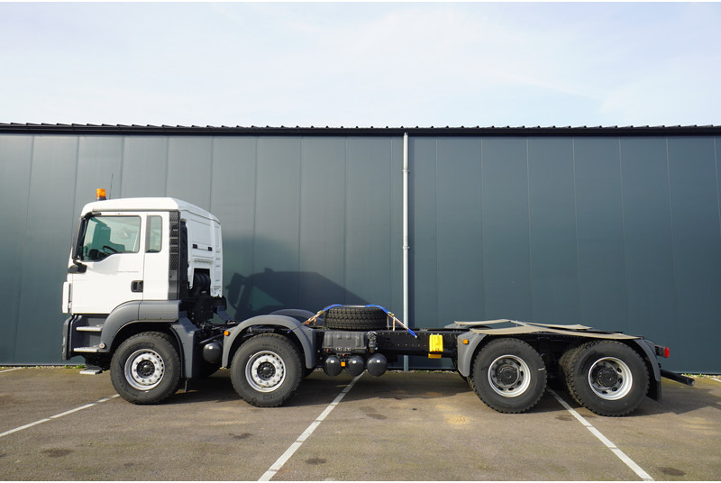 MAN TGS41.400 8X4 BB-WW NEW UNUSED CHASSIS EURO3 - משאית עם שלדת תא: תמונה 1 MAN TGS41.400 8X4 BB-WW NEW UNUSED CHASSIS EURO3 - משאית עם שלדת תא: תמונה 1