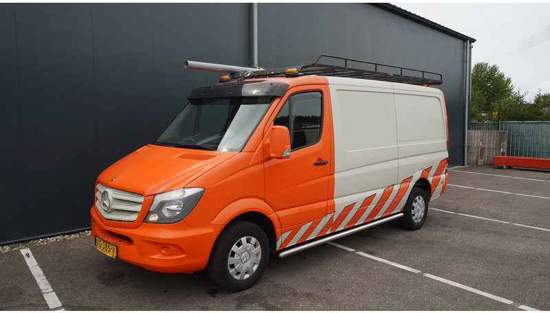 Mercedes-Benz 309 SPRINTER CLOSED BOX - כלי רכב מסחרי עם תיבה: תמונה 3 Mercedes-Benz 309 SPRINTER CLOSED BOX - כלי רכב מסחרי עם תיבה: תמונה 3