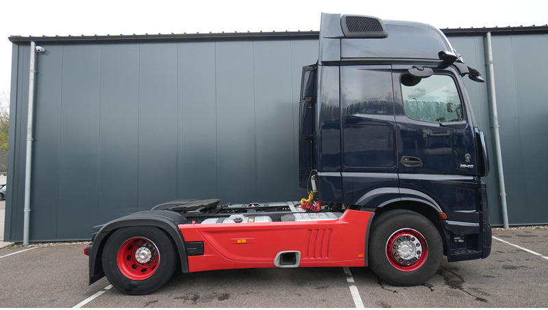 Mercedes-Benz ACTROS 1945 GIGASPACE 727.600KM - יחידת טרקטור: תמונה 2 Mercedes-Benz ACTROS 1945 GIGASPACE 727.600KM - יחידת טרקטור: תמונה 2