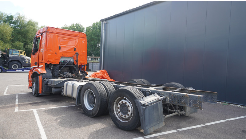 Mercedes-Benz ANTOS 2843 6x2 DAMAGED VEHICLE - משאית עם שלדת תא: תמונה 5 Mercedes-Benz ANTOS 2843 6x2 DAMAGED VEHICLE - משאית עם שלדת תא: תמונה 5