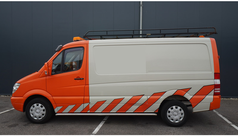 Mercedes-Benz Sprinter 309 CLOSED BOX - כלי רכב מסחרי עם תיבה: תמונה 1 Mercedes-Benz Sprinter 309 CLOSED BOX - כלי רכב מסחרי עם תיבה: תמונה 1