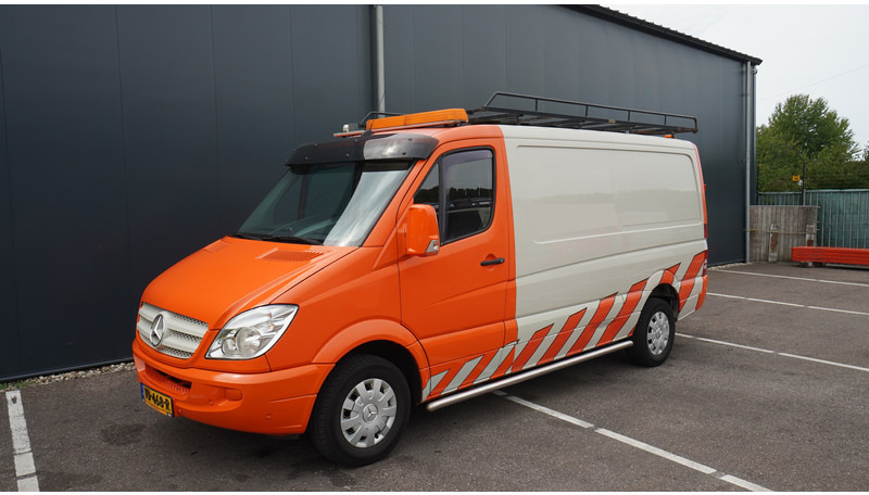 Mercedes-Benz Sprinter 309 CLOSED BOX - כלי רכב מסחרי עם תיבה: תמונה 3 Mercedes-Benz Sprinter 309 CLOSED BOX - כלי רכב מסחרי עם תיבה: תמונה 3