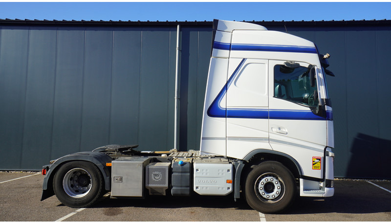Volvo FH 420 EURO 6 GLOBETROTTER WITH TRS - יחידת טרקטור: תמונה 2 Volvo FH 420 EURO 6 GLOBETROTTER WITH TRS - יחידת טרקטור: תמונה 2