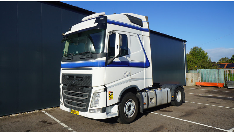 Volvo FH 420 EURO 6 GLOBETROTTER WITH TRS - יחידת טרקטור: תמונה 3 Volvo FH 420 EURO 6 GLOBETROTTER WITH TRS - יחידת טרקטור: תמונה 3