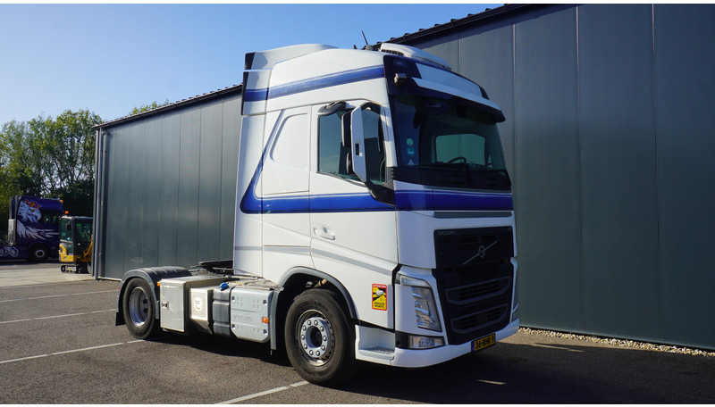 Volvo FH 420 EURO 6 GLOBETROTTER WITH TRS - יחידת טרקטור: תמונה 4 Volvo FH 420 EURO 6 GLOBETROTTER WITH TRS - יחידת טרקטור: תמונה 4