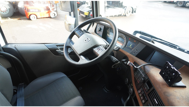 Volvo FH 420 EURO 6 GLOBETROTTER - יחידת טרקטור: תמונה 5 Volvo FH 420 EURO 6 GLOBETROTTER - יחידת טרקטור: תמונה 5