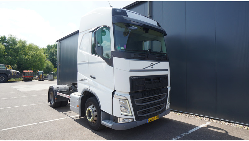 Volvo FH420 4X2 ADR EURO6 - יחידת טרקטור: תמונה 2 Volvo FH420 4X2 ADR EURO6 - יחידת טרקטור: תמונה 2