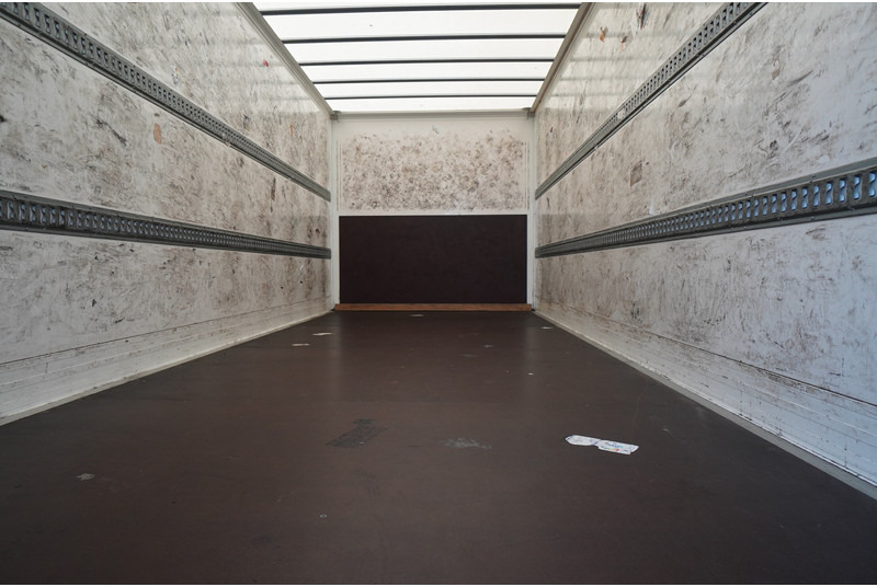 Volvo FL 210 CLOSED BOX 665.200KM - משאית תיבה: תמונה 5 Volvo FL 210 CLOSED BOX 665.200KM - משאית תיבה: תמונה 5
