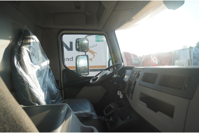 Volvo FL 280 CLOSED BOX BROKEN ENGINE NOT DRIVABLE - משאית תיבה: תמונה 5 Volvo FL 280 CLOSED BOX BROKEN ENGINE NOT DRIVABLE - משאית תיבה: תמונה 5