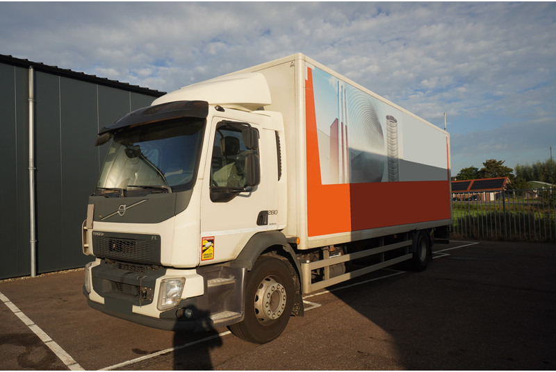 Volvo FL 280 CLOSED BOX BROKEN ENGINE NOT DRIVABLE - משאית תיבה: תמונה 2 Volvo FL 280 CLOSED BOX BROKEN ENGINE NOT DRIVABLE - משאית תיבה: תמונה 2