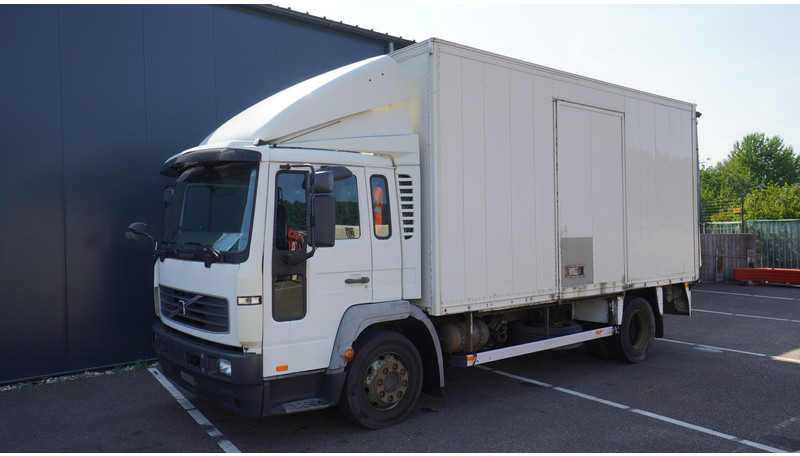 Volvo FL 6.220 CLOSED BOX 444.000KM MANUAL GEARBOX - משאית תיבה: תמונה 3 Volvo FL 6.220 CLOSED BOX 444.000KM MANUAL GEARBOX - משאית תיבה: תמונה 3