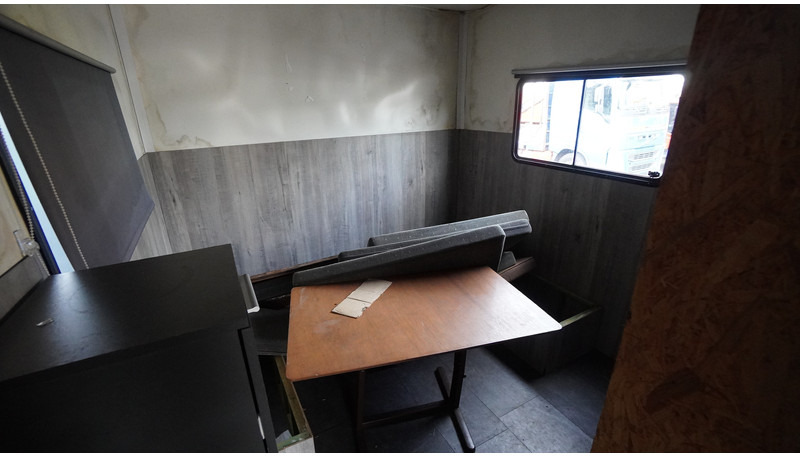 משאית סוסים Volvo FL 6-9 HORSE TRANSPORT 341.000KM MANUAL GEARBOX: תמונה 8