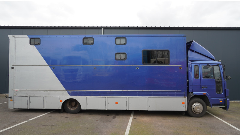 Volvo FL 6-9 HORSE TRANSPORT 341.000KM MANUAL GEARBOX - משאית סוסים: תמונה 2 Volvo FL 6-9 HORSE TRANSPORT 341.000KM MANUAL GEARBOX - משאית סוסים: תמונה 2