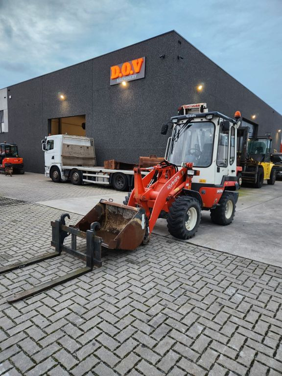 Kubota R420 - מעמיס גלגלים: תמונה 1 Kubota R420 - מעמיס גלגלים: תמונה 1