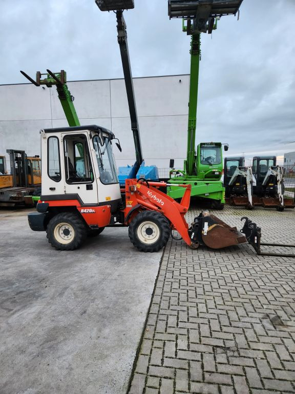 Kubota R420 - מעמיס גלגלים: תמונה 5 Kubota R420 - מעמיס גלגלים: תמונה 5