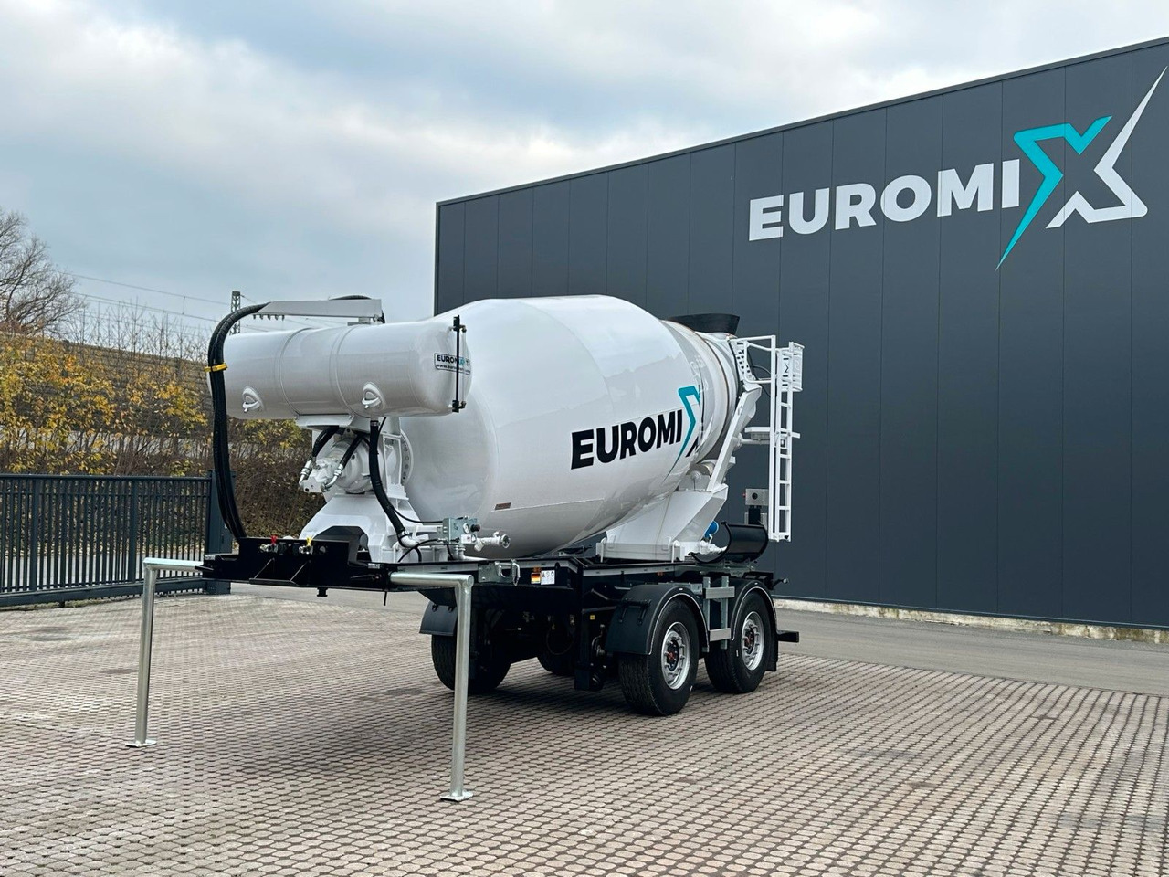 EUROMIX MTP - Fahrmischer EM 10 L 2-Achser - סמיטריילר: תמונה 2 EUROMIX MTP - Fahrmischer EM 10 L 2-Achser - סמיטריילר: תמונה 2