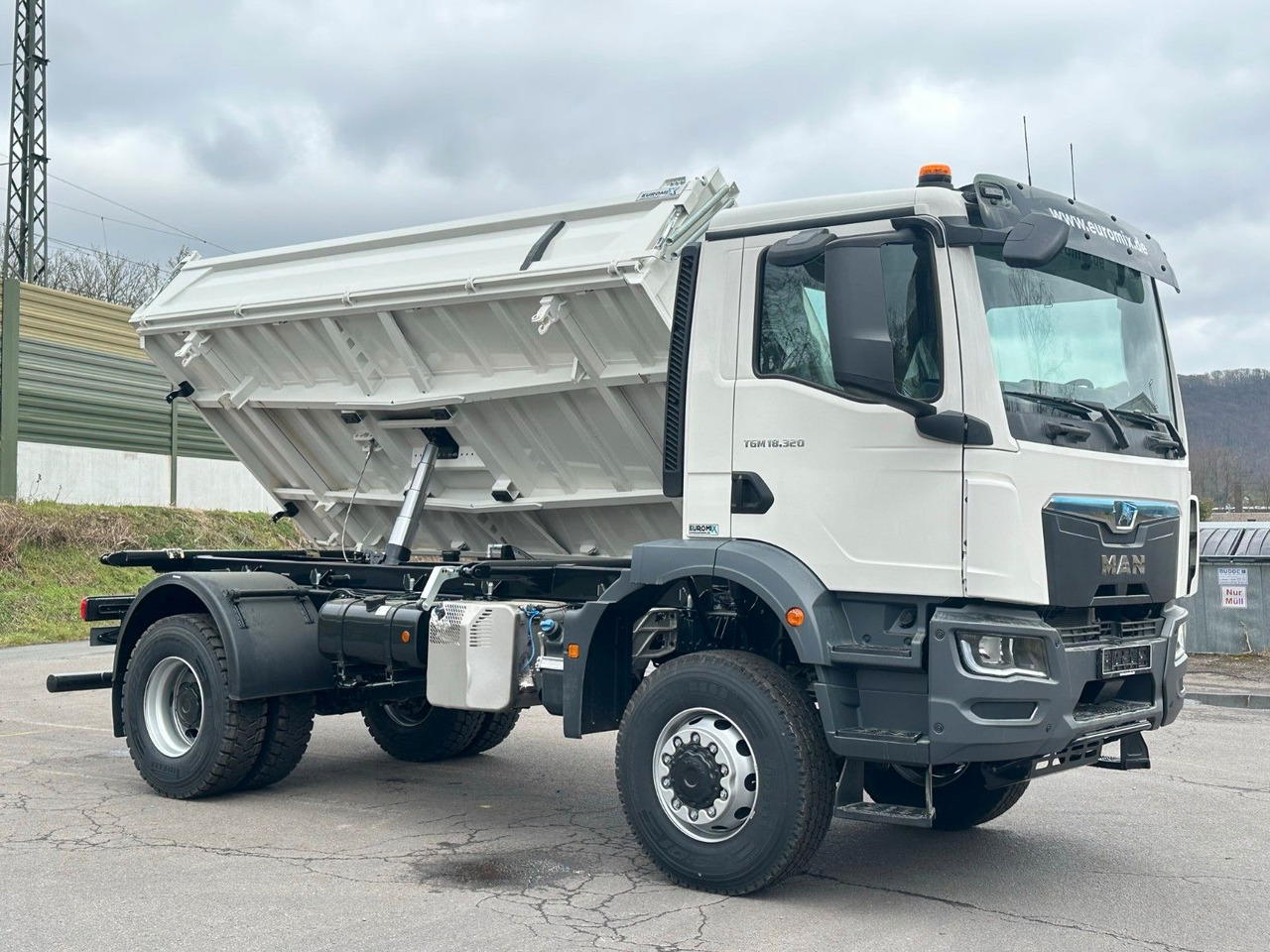 מזהיר MAN TGM 18.320  4X4  Euro 6e Euromix 3-Seiten-Kipper: תמונה 20