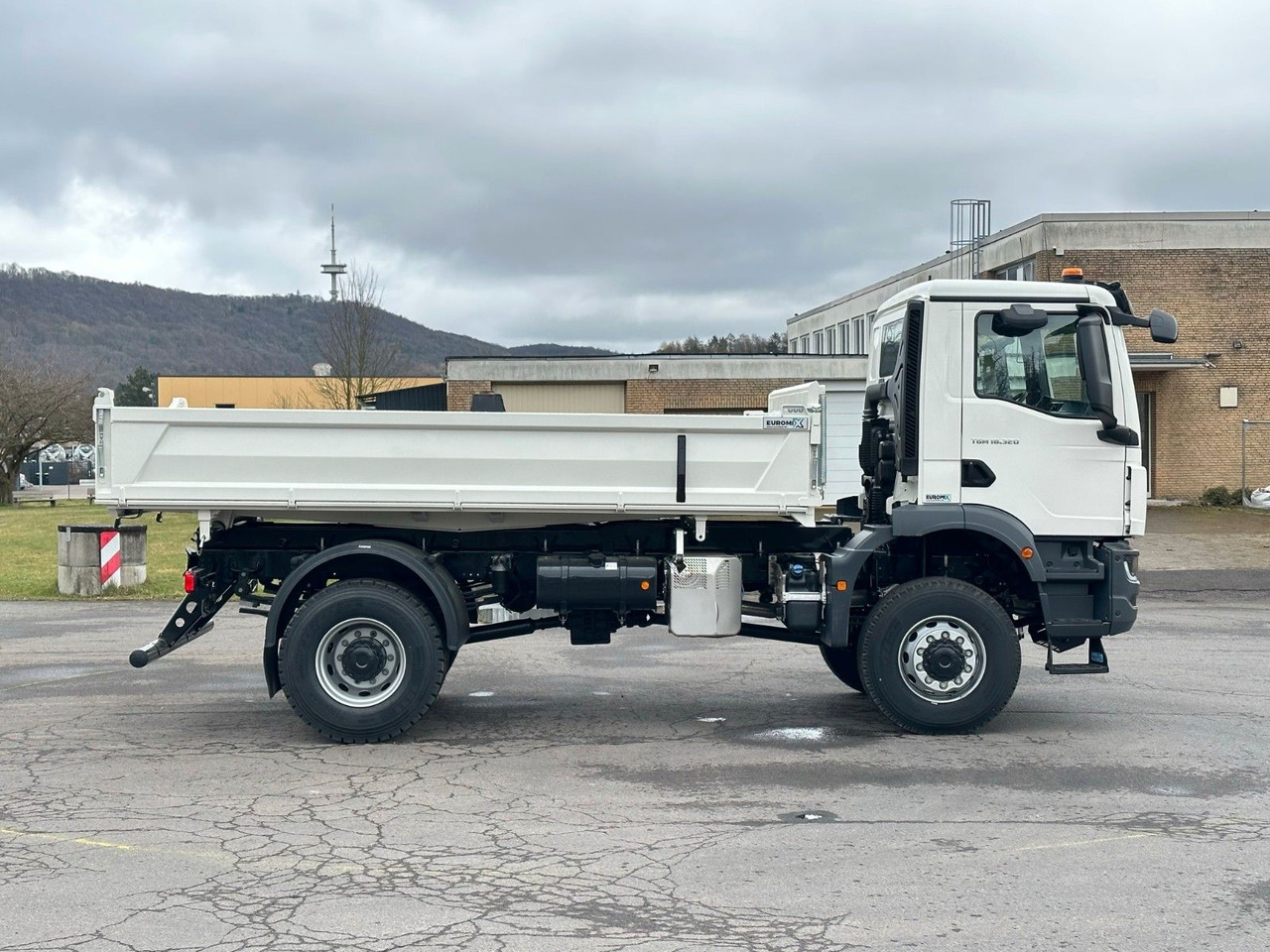 מזהיר MAN TGM 18.320  4X4  Euro 6e Euromix 3-Seiten-Kipper: תמונה 8