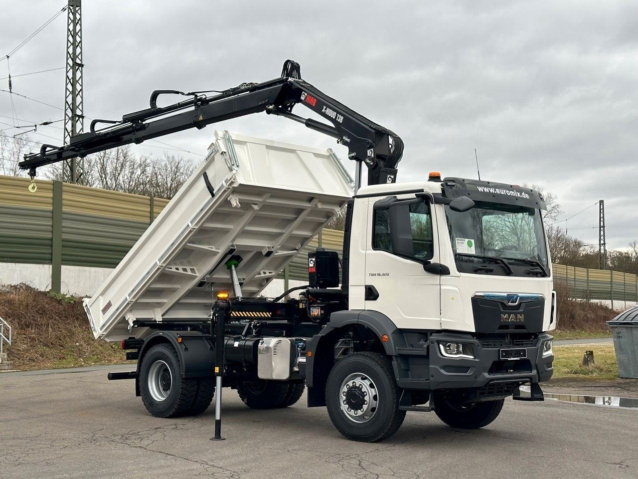 MAN TGM 18.320 4x4 Euro6e Hiab X-HiDuo 138DS-3 - מזהיר, משאית מנוף: תמונה 2 MAN TGM 18.320 4x4 Euro6e Hiab X-HiDuo 138DS-3 - מזהיר, משאית מנוף: תמונה 2