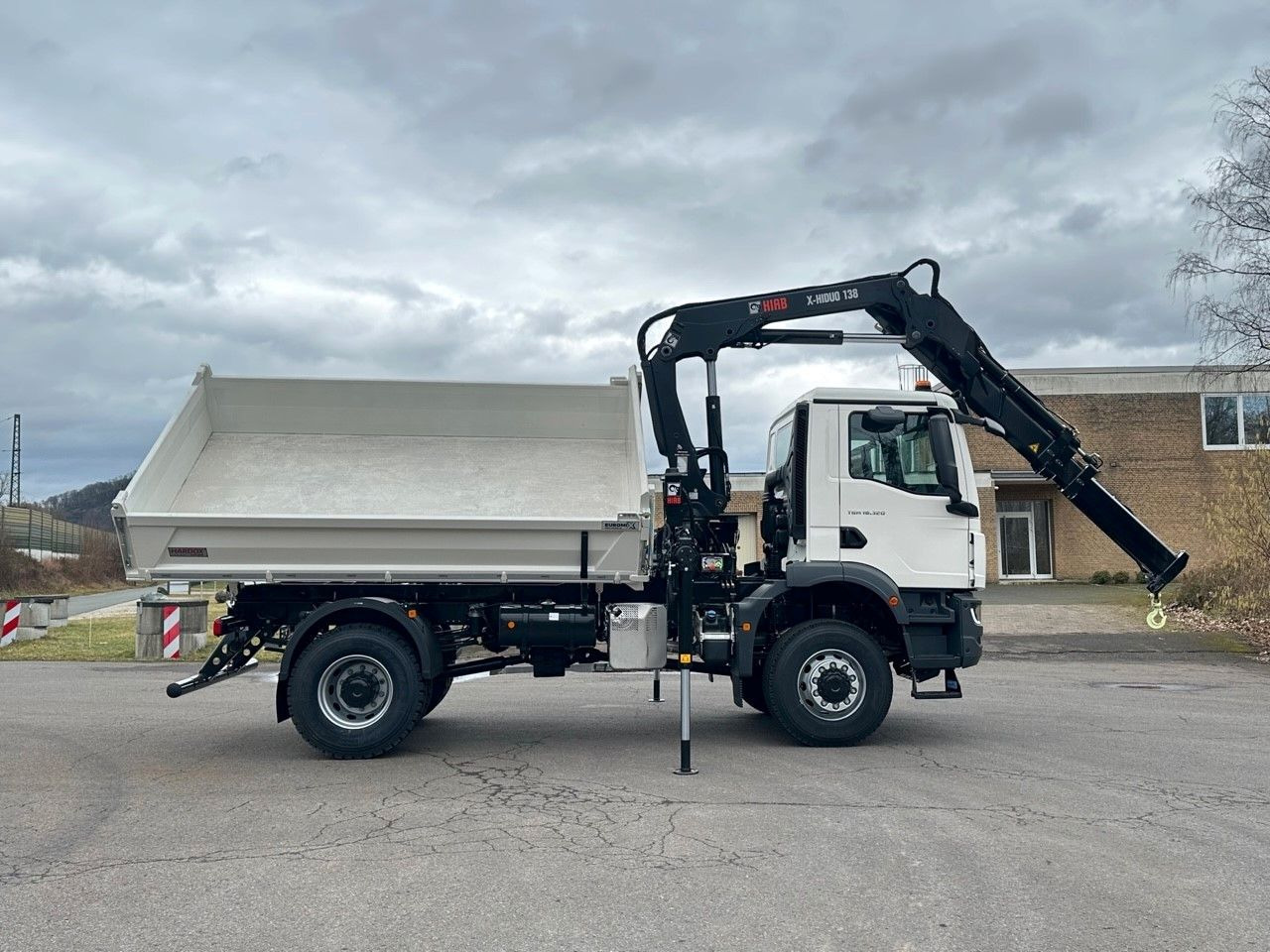 MAN TGM 18.320 4x4 Euro6e Hiab X-HiDuo 138DS-3 - מזהיר, משאית מנוף: תמונה 4 MAN TGM 18.320 4x4 Euro6e Hiab X-HiDuo 138DS-3 - מזהיר, משאית מנוף: תמונה 4