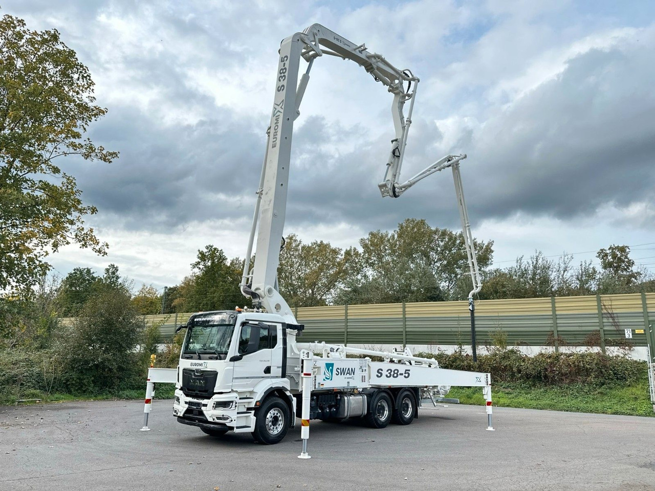 MAN TGS 26.510 6x4 SWAN TSP 38-5 160RZ ( 38m ) - משאית משאבת בטון: תמונה 1 MAN TGS 26.510 6x4 SWAN TSP 38-5 160RZ ( 38m ) - משאית משאבת בטון: תמונה 1