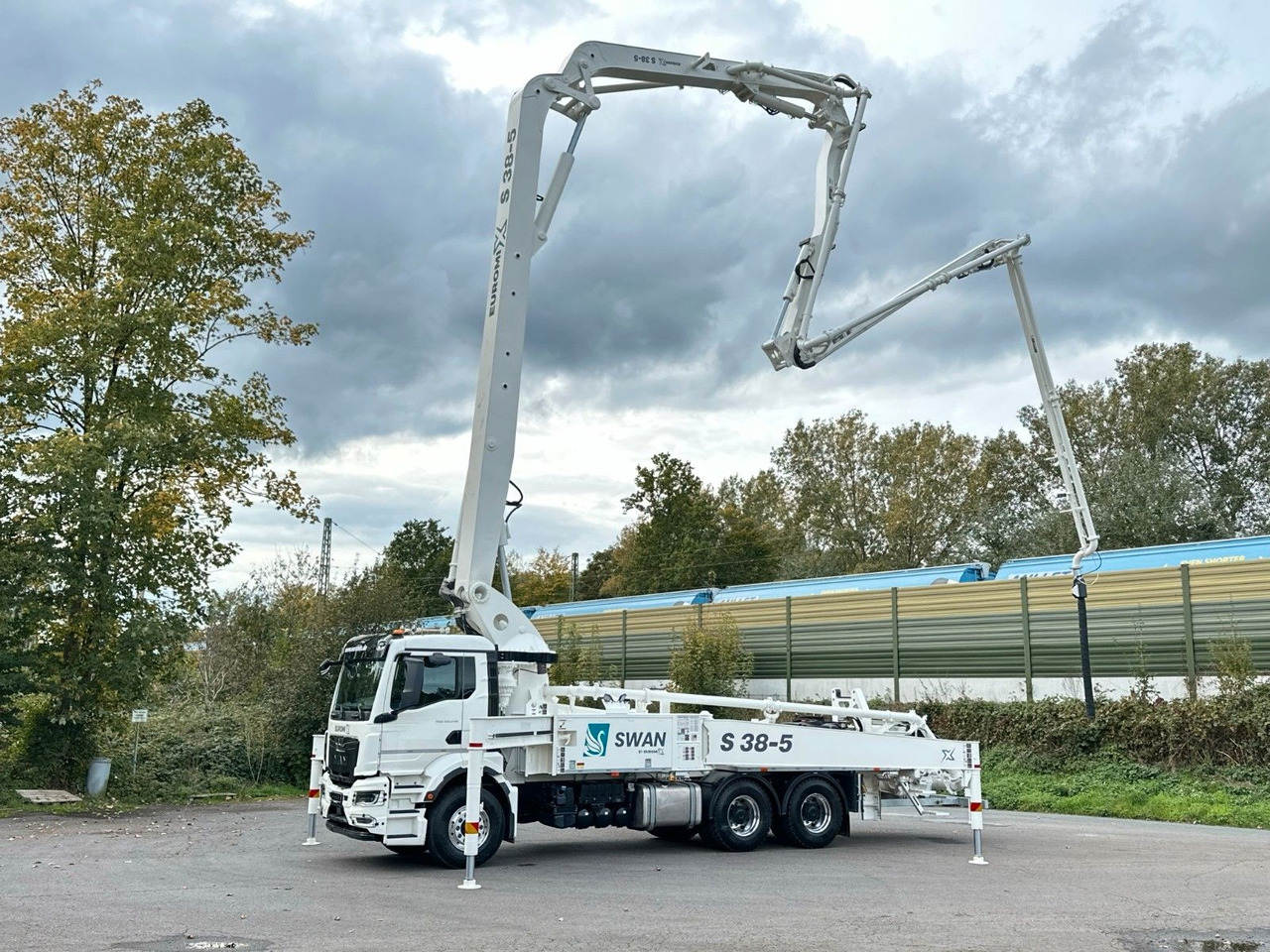 MAN TGS 26.510 6x4 SWAN TSP 38-5 160RZ ( 38m ) - משאית משאבת בטון: תמונה 3 MAN TGS 26.510 6x4 SWAN TSP 38-5 160RZ ( 38m ) - משאית משאבת בטון: תמונה 3