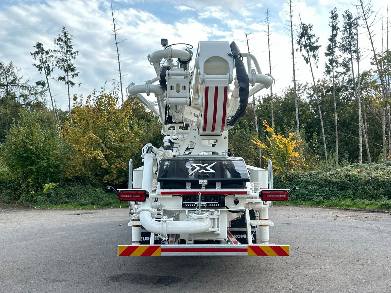 MAN TGS 26.510 6x4 SWAN TSP 38-5 160RZ ( 38m ) - משאית מערבלת בטון: תמונה 5 MAN TGS 26.510 6x4 SWAN TSP 38-5 160RZ ( 38m ) - משאית מערבלת בטון: תמונה 5