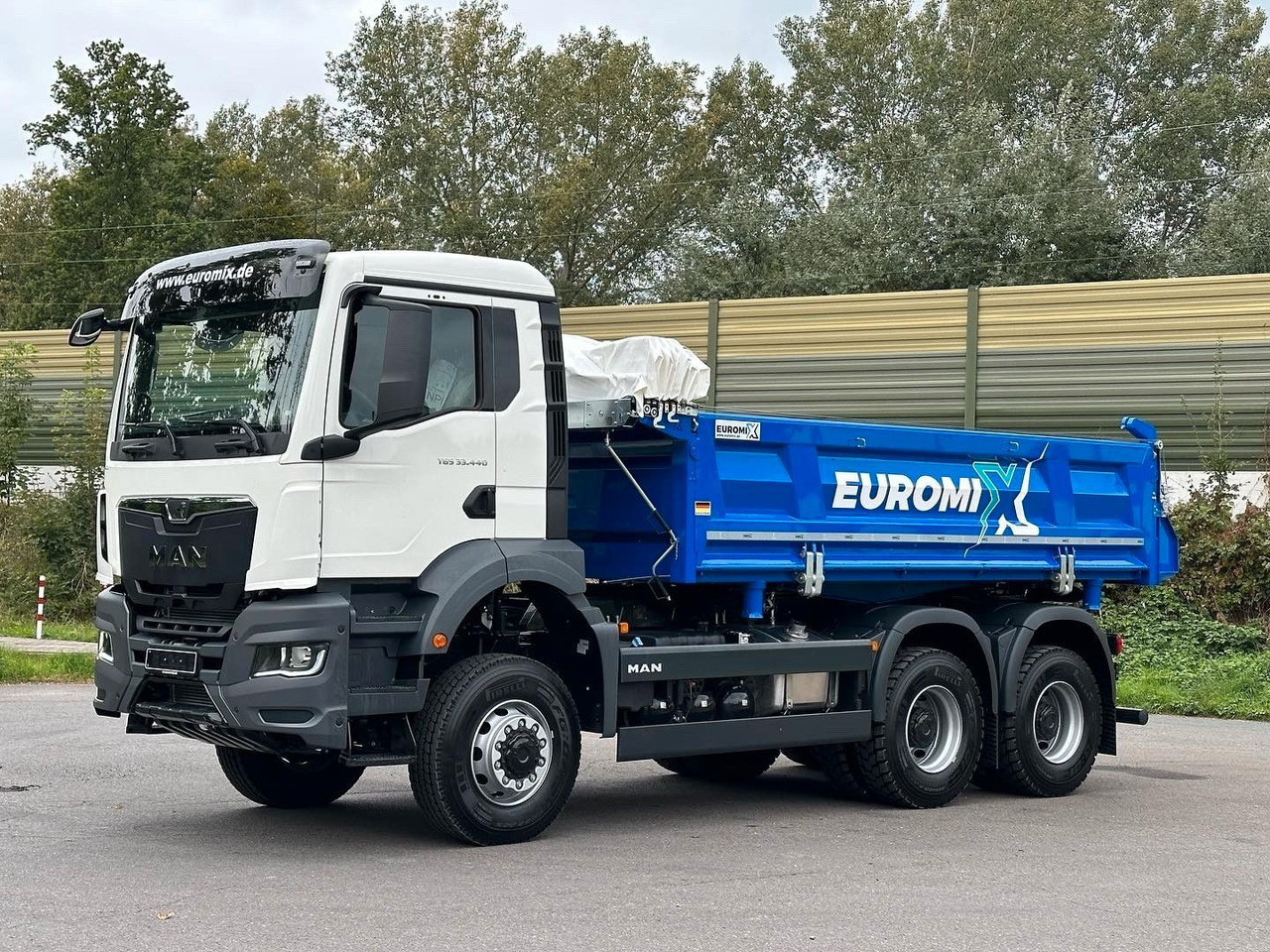 MAN TGS 33.440 6x6 /Euro6 3-Seiten-Kipper EuromixMTP - מזהיר: תמונה 2 MAN TGS 33.440 6x6 /Euro6 3-Seiten-Kipper EuromixMTP - מזהיר: תמונה 2