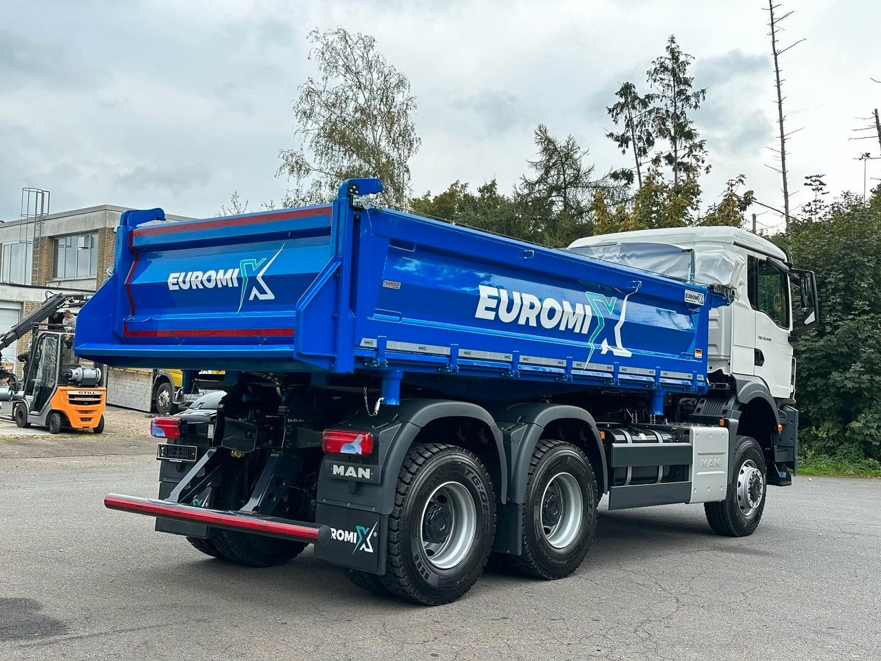 MAN TGS 33.440 6x6 /Euro6 3-Seiten-Kipper EuromixMTP - מזהיר: תמונה 5 MAN TGS 33.440 6x6 /Euro6 3-Seiten-Kipper EuromixMTP - מזהיר: תמונה 5