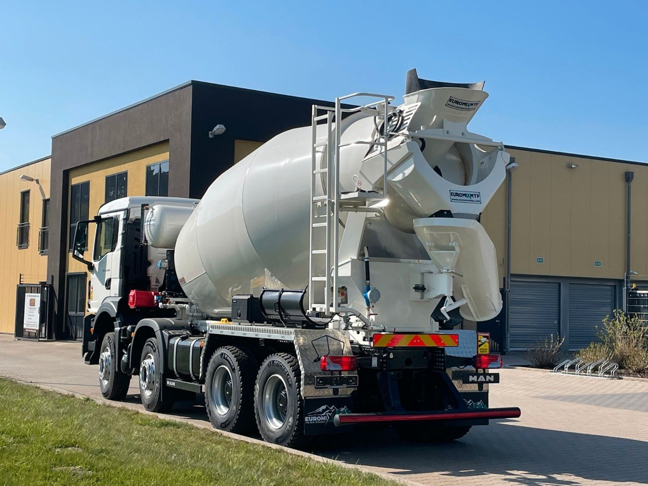 MAN TGS 35.520 8x4 /Euro6e EuromixMTP EM 10 L - משאית מערבלת בטון: תמונה 5 MAN TGS 35.520 8x4 /Euro6e EuromixMTP EM 10 L - משאית מערבלת בטון: תמונה 5
