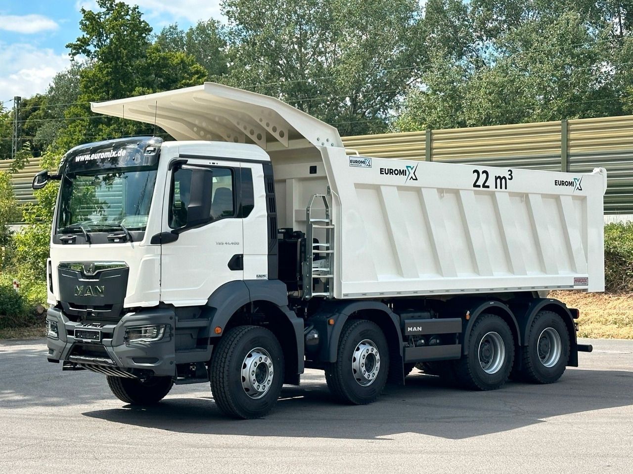 MAN TGS 41.400 8x4 / EUROMIX MTP 22m³/ Eckige Mulde - מזהיר: תמונה 2 MAN TGS 41.400 8x4 / EUROMIX MTP 22m³/ Eckige Mulde - מזהיר: תמונה 2