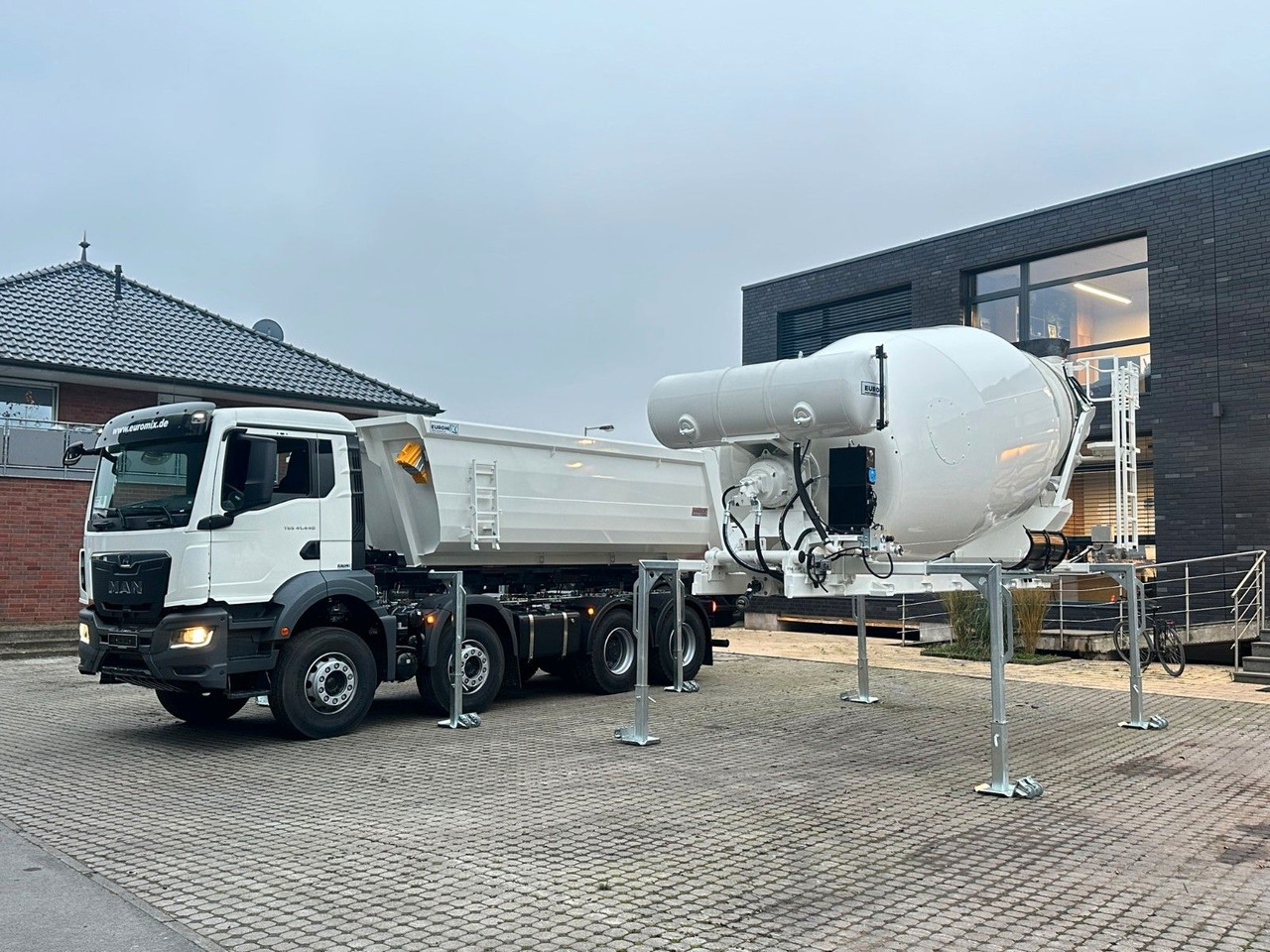 MAN TGS 41.480 8x4 WECHSELSYSTEM KIPPER+MISCHER - משאית מערבלת בטון: תמונה 3 MAN TGS 41.480 8x4 WECHSELSYSTEM KIPPER+MISCHER - משאית מערבלת בטון: תמונה 3