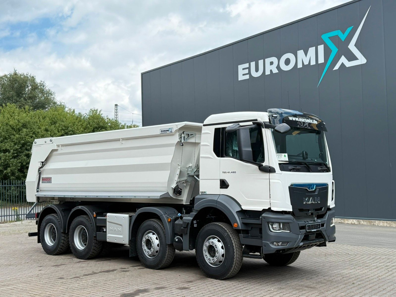 MAN TGS 41.480 BB 8X4 Euromix Mulden Kipper HARDOX - מזהיר: תמונה 2 MAN TGS 41.480 BB 8X4 Euromix Mulden Kipper HARDOX - מזהיר: תמונה 2