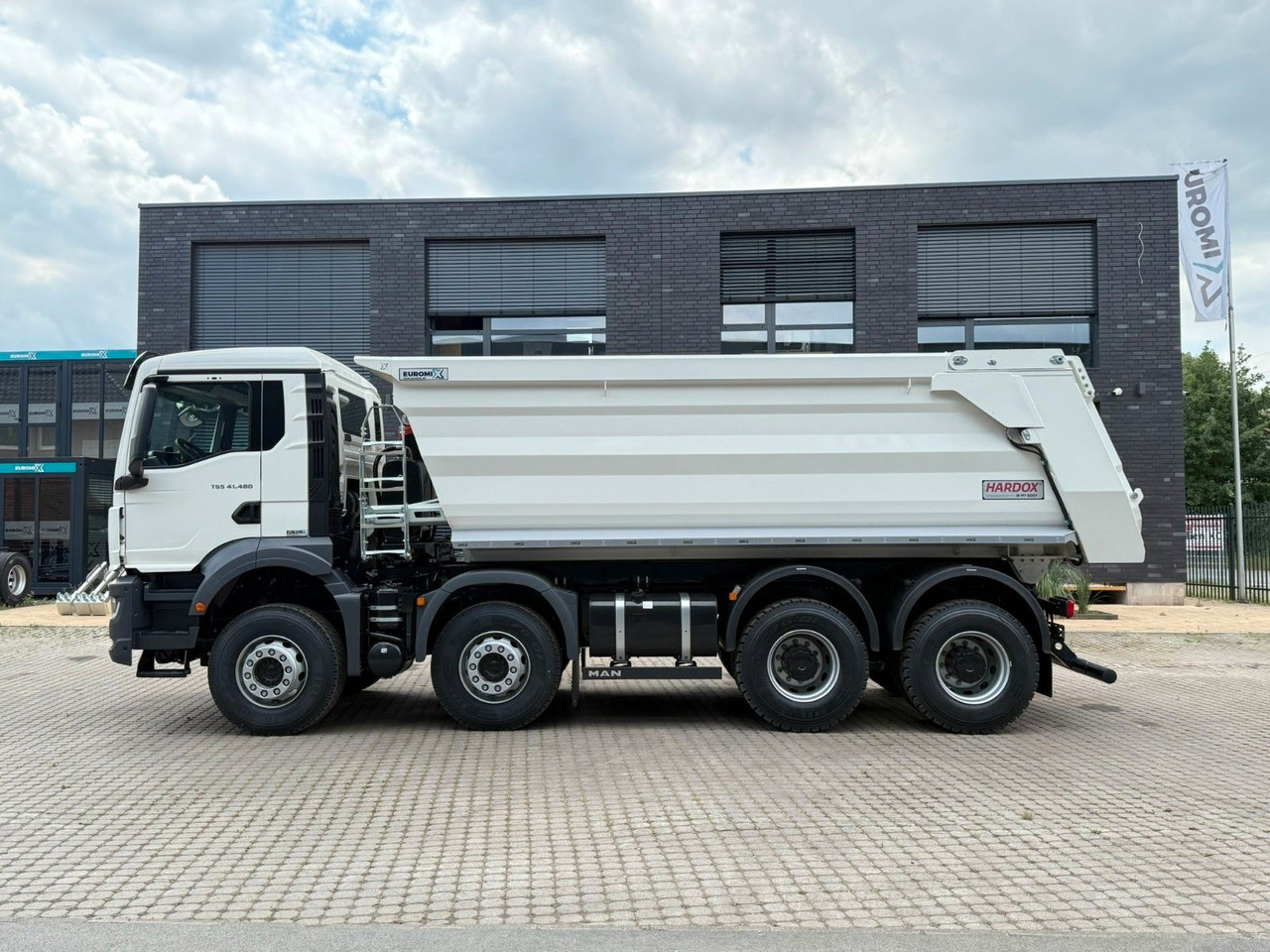 MAN TGS 41.480 BB 8X4 Hydraulische Klappe - מזהיר: תמונה 5 MAN TGS 41.480 BB 8X4 Hydraulische Klappe - מזהיר: תמונה 5