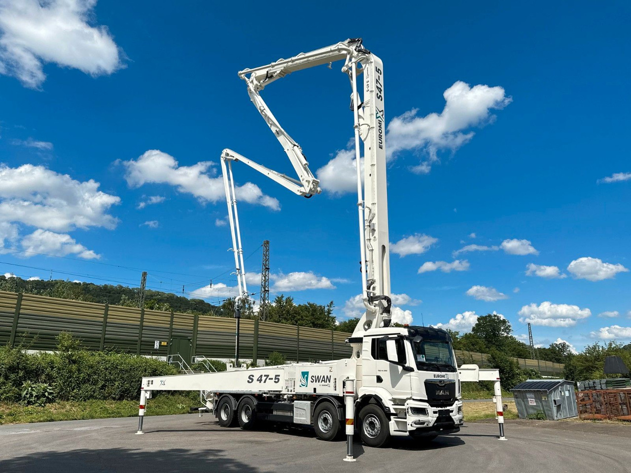 MAN TGS 41.520 8x4 SWAN TSP 47-5 160RZ ( 47m ) - משאית מערבלת בטון: תמונה 1 MAN TGS 41.520 8x4 SWAN TSP 47-5 160RZ ( 47m ) - משאית מערבלת בטון: תמונה 1