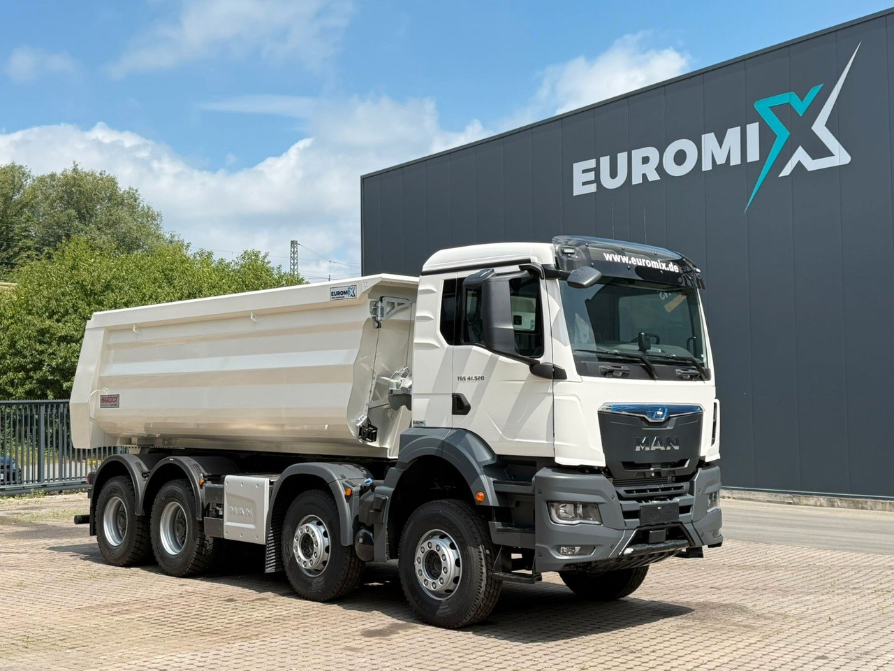 MAN TGS 41.520 BB 8X4 Euromix MuldenKipper Retarder - מזהיר: תמונה 1 MAN TGS 41.520 BB 8X4 Euromix MuldenKipper Retarder - מזהיר: תמונה 1