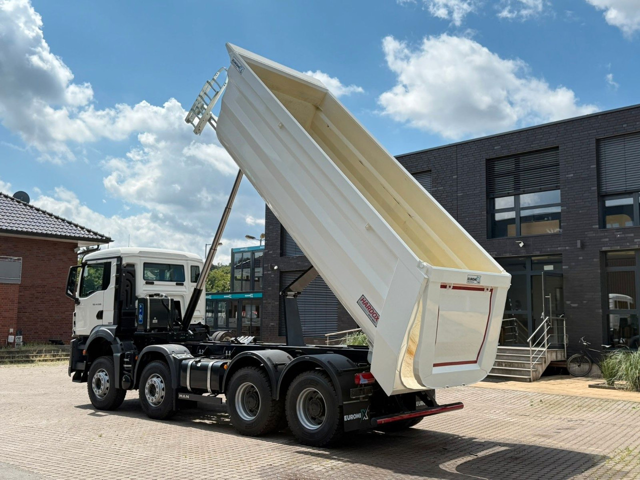 מזהיר MAN TGS 41.520 BB 8X4 Euromix MuldenKipper  Retarder: תמונה 15